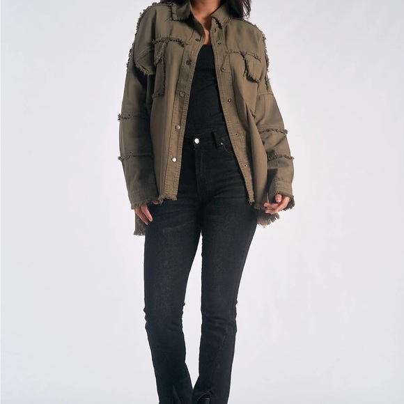 NWT- Size L Elan Olive Utility Jacket with Bold Back Print - Picture 3 of 6